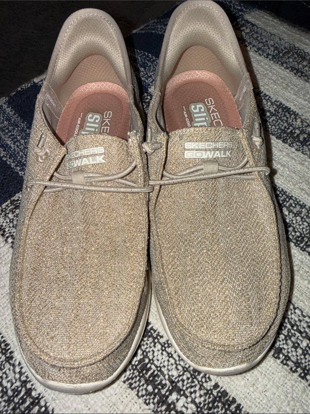 Skechers GOwalk Slip-On gold Sneakers comfortable slipon walking athleisure sz 6